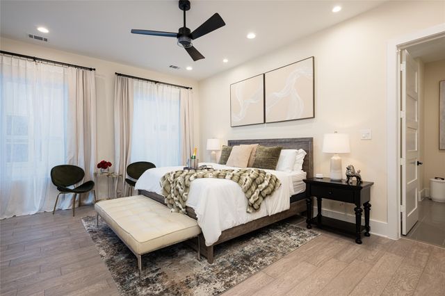 913 Thompson Street, Houston, TX 77007