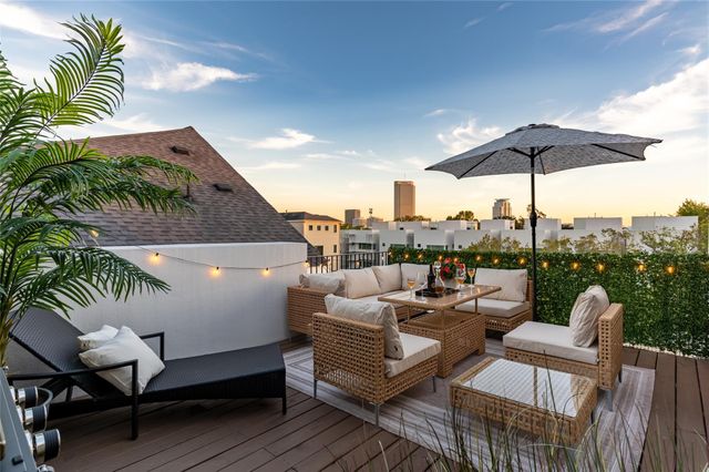 913 Thompson Street, Houston, TX 77007