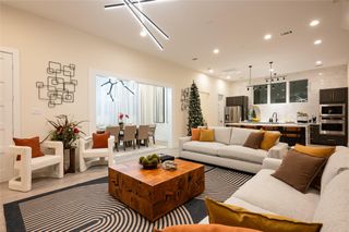 913 Thompson Street, Houston, TX 77007