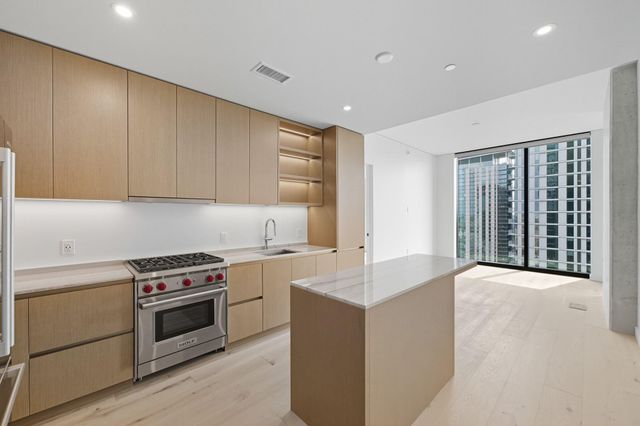 610 Davis ST 2803, Austin, TX 78701