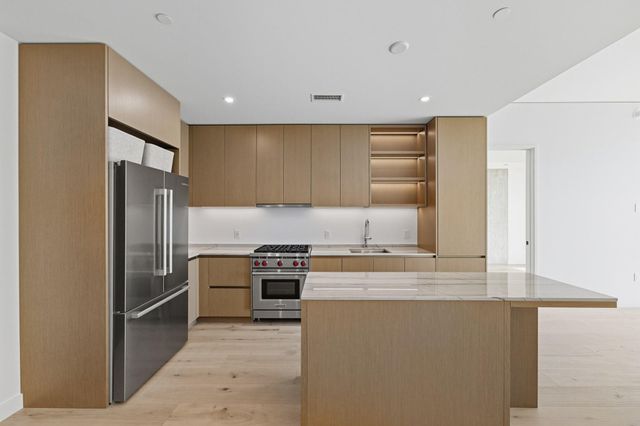 610 Davis ST 2803, Austin, TX 78701