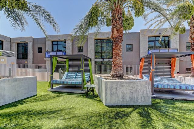 353 East Bonneville Avenue 727, Las Vegas, NV 89101