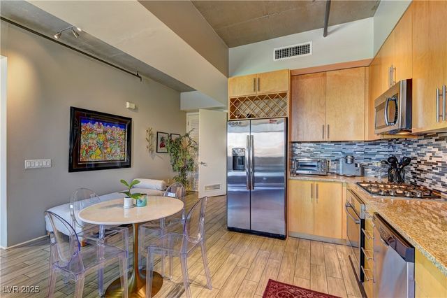 353 East Bonneville Avenue 727, Las Vegas, NV 89101