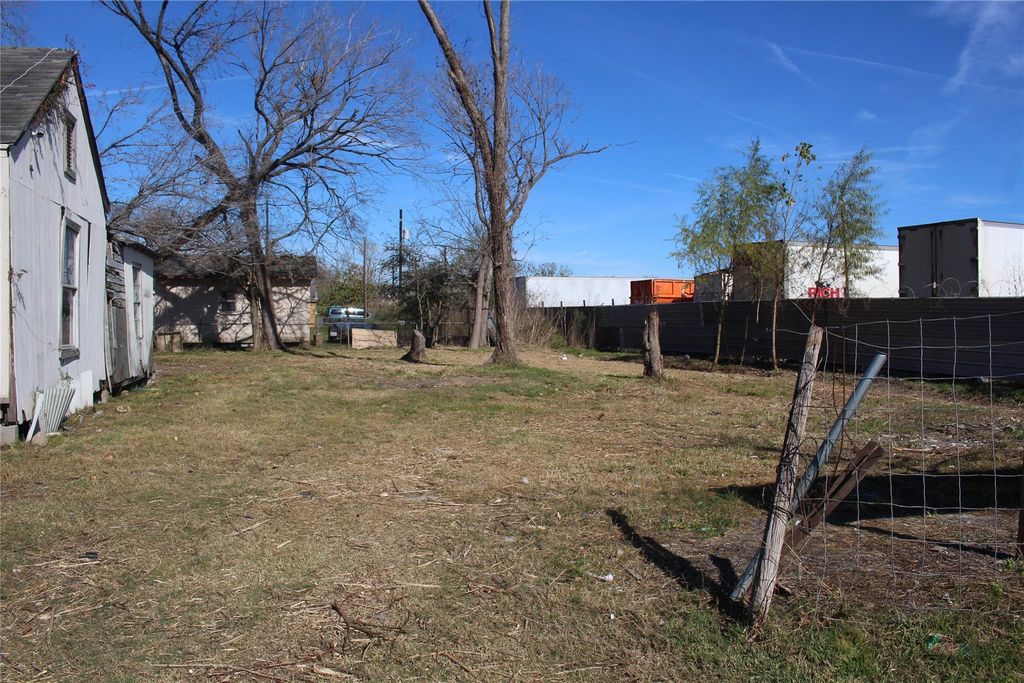 8231 Mendez Street, Houston, TX 77029