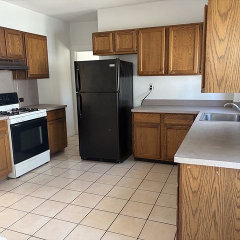 53 Ellington Rd, Quincy, MA 02170