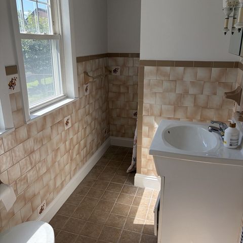 53 Ellington Rd, Quincy, MA 02170