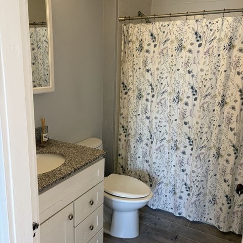 53 Ellington Rd, Quincy, MA 02170