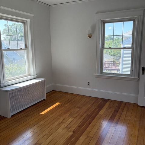 53 Ellington Rd, Quincy, MA 02170