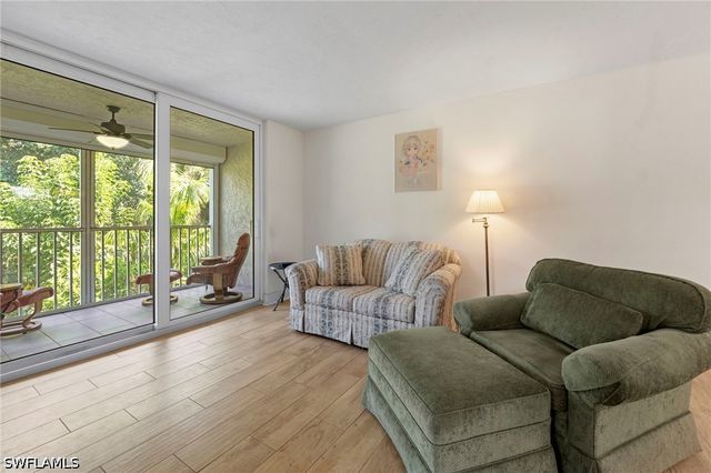 499 Forest Lakes BLVD 201, Naples, FL 34105