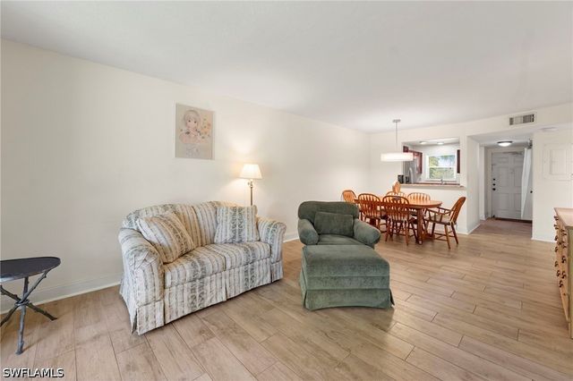 499 Forest Lakes BLVD 201, Naples, FL 34105