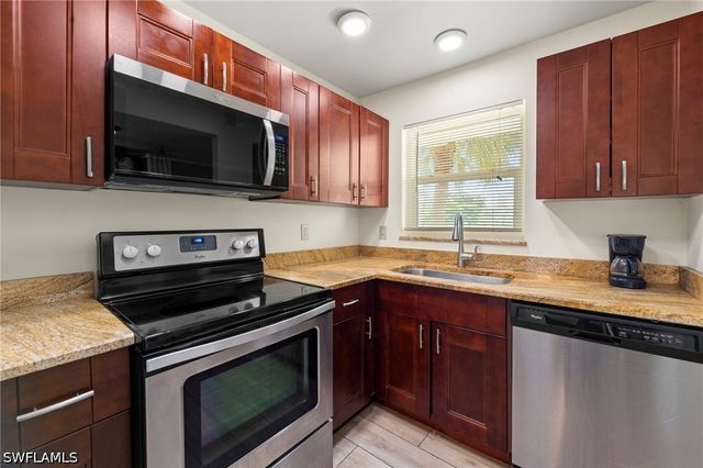 499 Forest Lakes BLVD 201, Naples, FL 34105