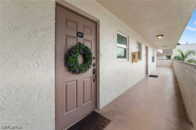 499 Forest Lakes BLVD 201, Naples, FL 34105