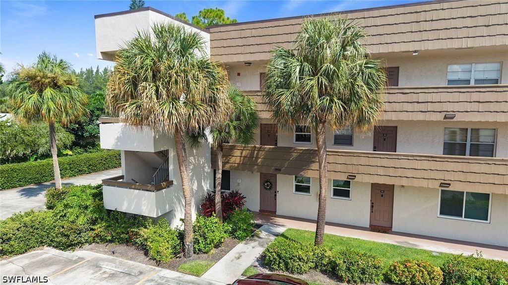 499 Forest Lakes BLVD 201, Naples, FL 34105