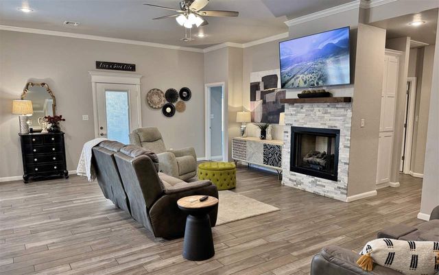 104 Elm Ave, Cache, OK 73527