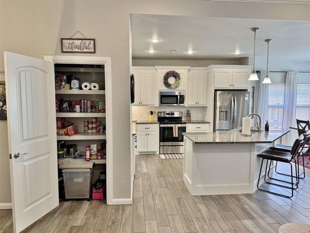 104 Elm Ave, Cache, OK 73527