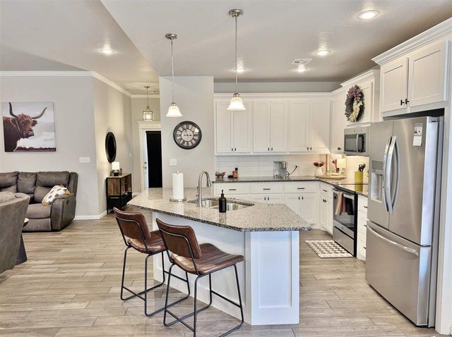 104 Elm Ave, Cache, OK 73527