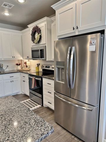 104 Elm Ave, Cache, OK 73527