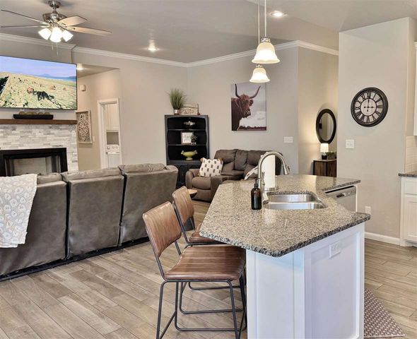 104 Elm Ave, Cache, OK 73527