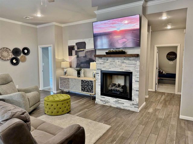 104 Elm Ave, Cache, OK 73527