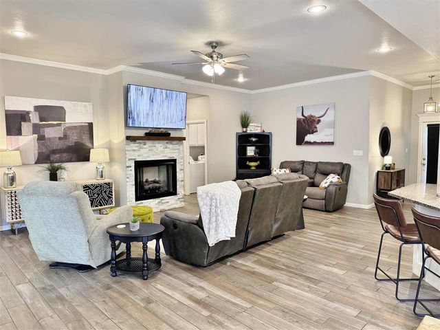 104 Elm Ave, Cache, OK 73527