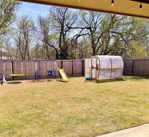 104 Elm Ave, Cache, OK 73527