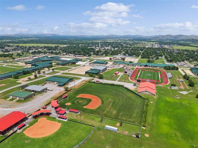 104 Elm Ave, Cache, OK 73527