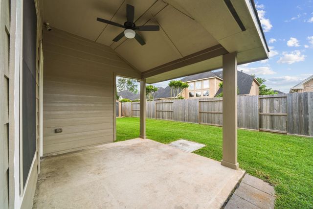 15919 Walnut Shores Drive, Houston, TX 77044