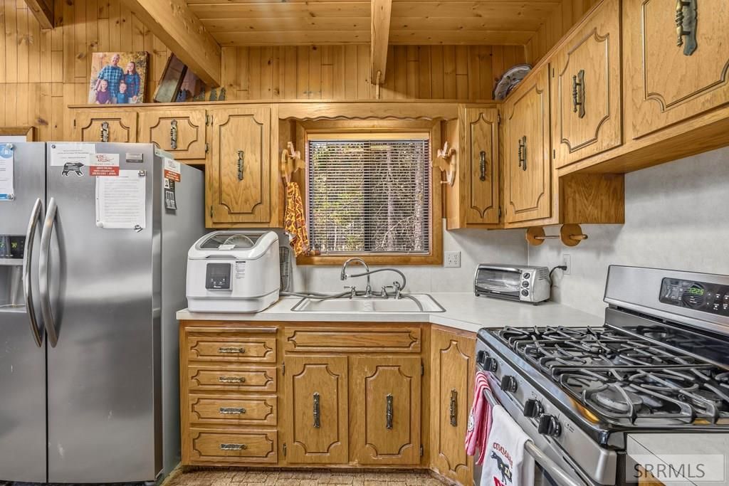 Image 15 of property listing at 4259 Luke Lane, Island Park, ID 83429