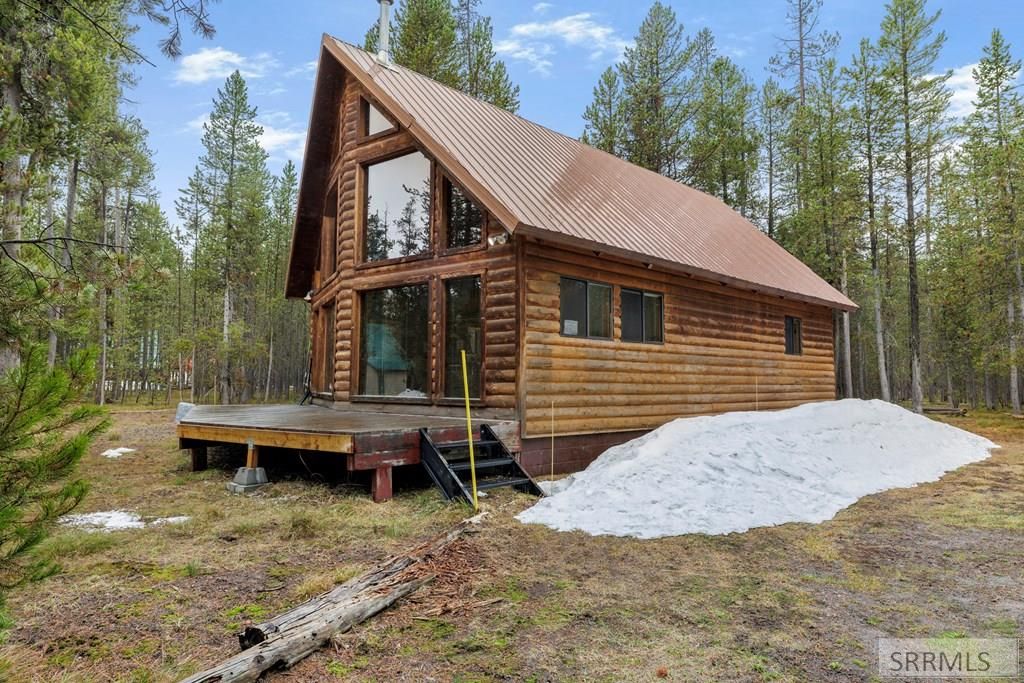 Image 2 of property listing at 4259 Luke Lane, Island Park, ID 83429