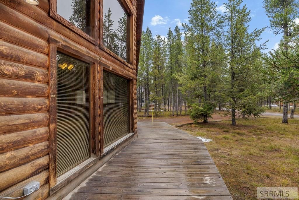 Image 3 of property listing at 4259 Luke Lane, Island Park, ID 83429