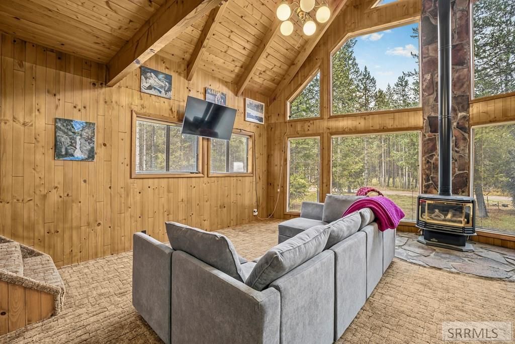 Image 7 of property listing at 4259 Luke Lane, Island Park, ID 83429