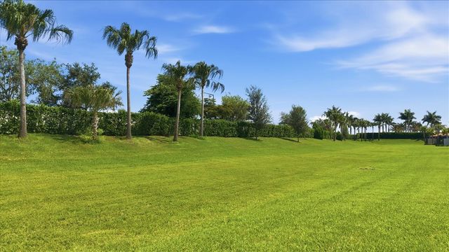 10068 MORNING MIST LANE, Sarasota, FL 34241