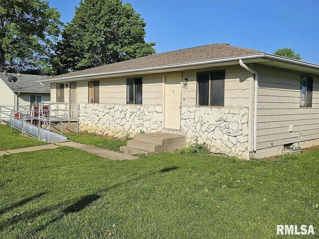 6112-6114 WESTERN Avenue, Davenport, IA 52806