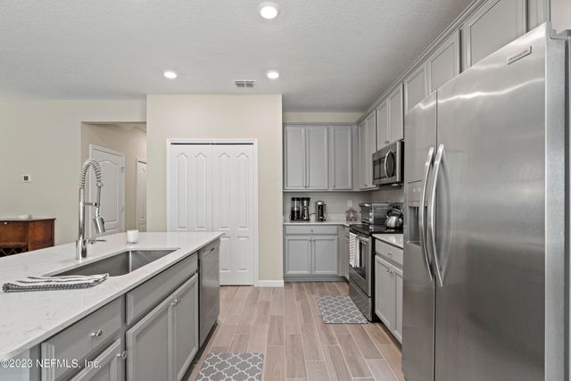 1682 POTTSBURG POINT Drive, Jacksonville, FL 32207