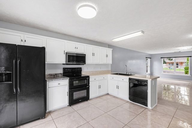 810 Keith Dr, La Vergne, TN 37086