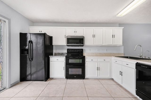 810 Keith Dr, La Vergne, TN 37086