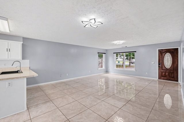 810 Keith Dr, La Vergne, TN 37086