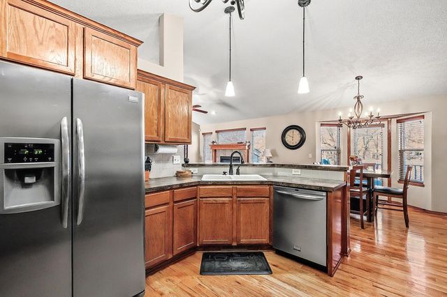 2535 N Sandstone St, Andover, KS 67002