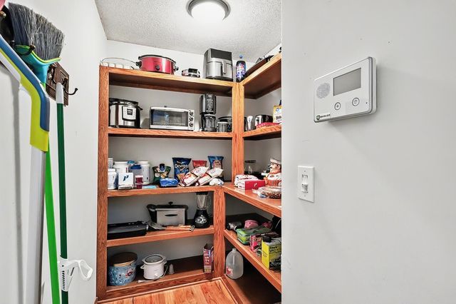 2535 N Sandstone St, Andover, KS 67002