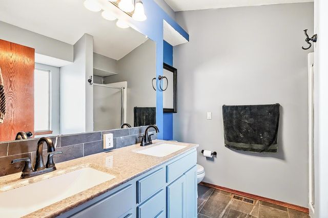 2535 N Sandstone St, Andover, KS 67002