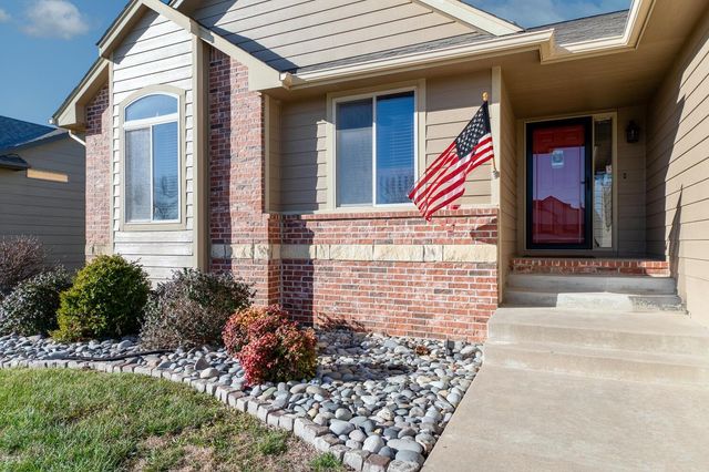 2535 N Sandstone St, Andover, KS 67002