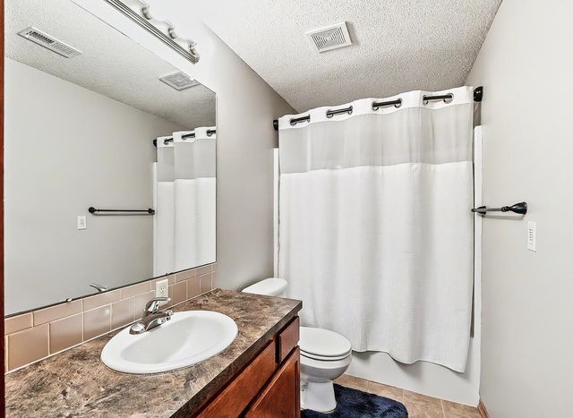 2535 N Sandstone St, Andover, KS 67002