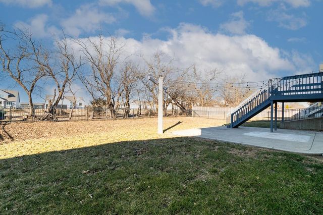 2535 N Sandstone St, Andover, KS 67002