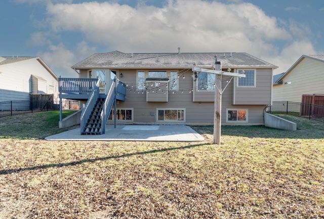 2535 N Sandstone St, Andover, KS 67002