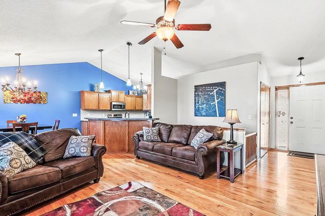 2535 N Sandstone St, Andover, KS 67002