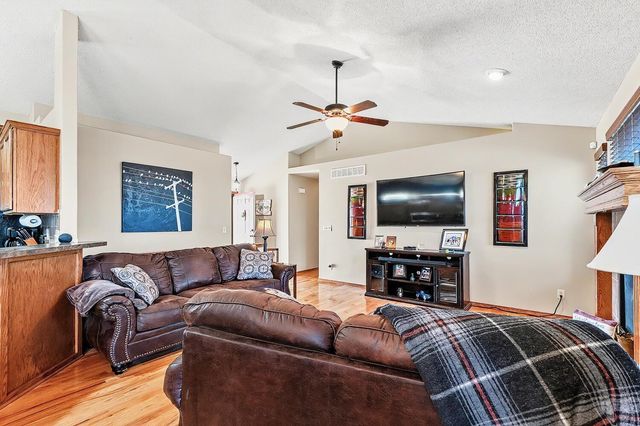 2535 N Sandstone St, Andover, KS 67002