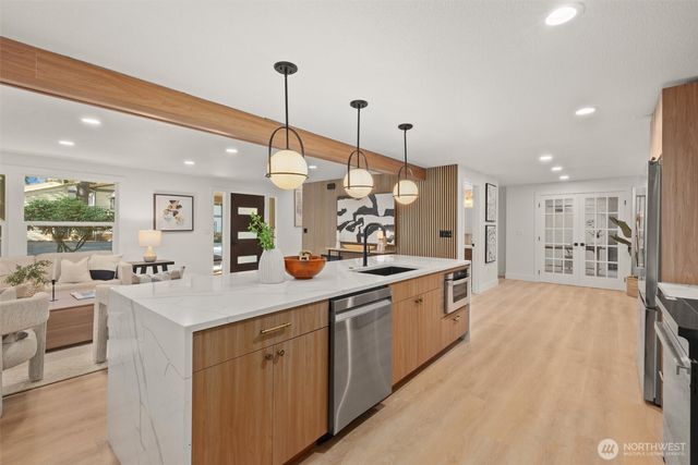 10406 115th Place NE, Kirkland, WA 98033