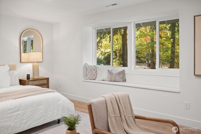 10406 115th Place NE, Kirkland, WA 98033
