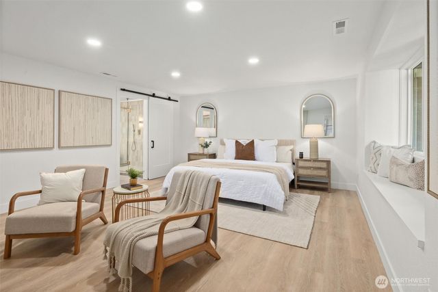 10406 115th Place NE, Kirkland, WA 98033