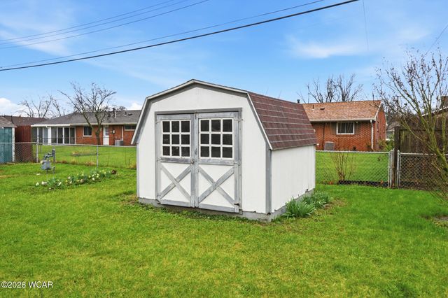 613 Meadowbrook Drive, Lima, OH 45801